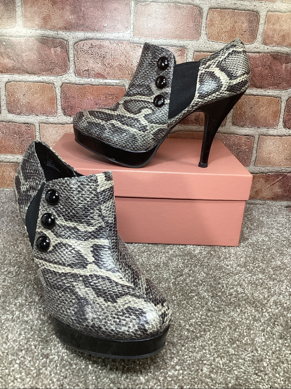 Metaphor woman’s size 9 faux Python platform heels ankle boots size 9